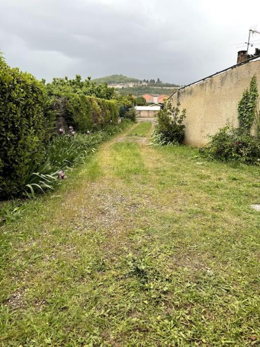 Apartment T2 Independant Avec Jardin *